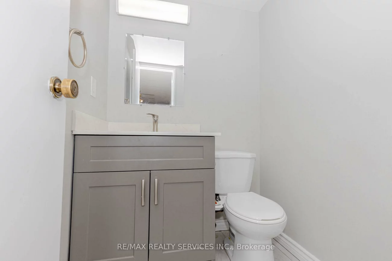 18, Knightsbridge, Queen Street Corridor, Brampton