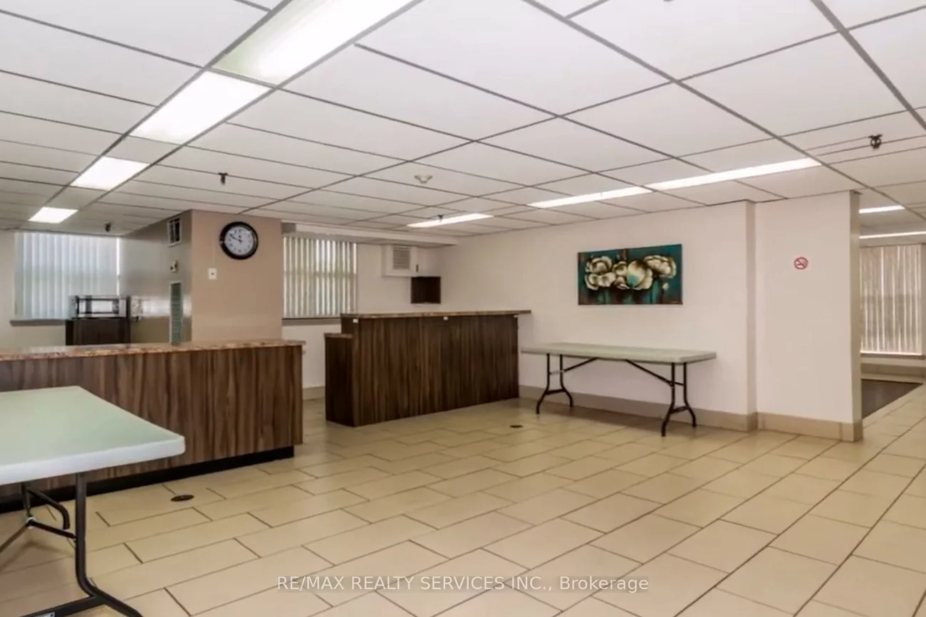 18, Knightsbridge, Queen Street Corridor, Brampton