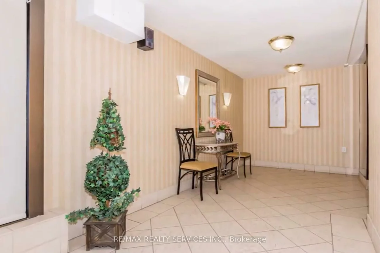 18, Knightsbridge, Queen Street Corridor, Brampton