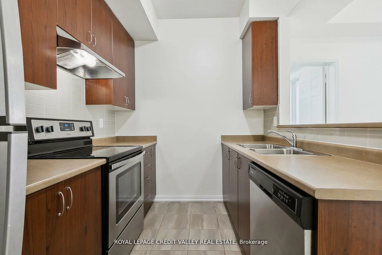 250, Sunny Meadow, Sandringham-Wellington, Brampton