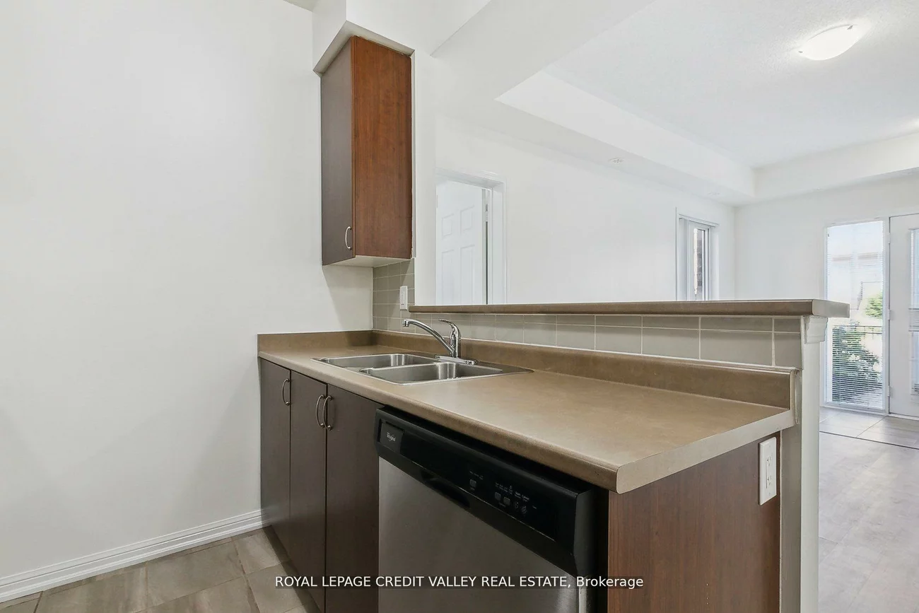 250, Sunny Meadow, Sandringham-Wellington, Brampton