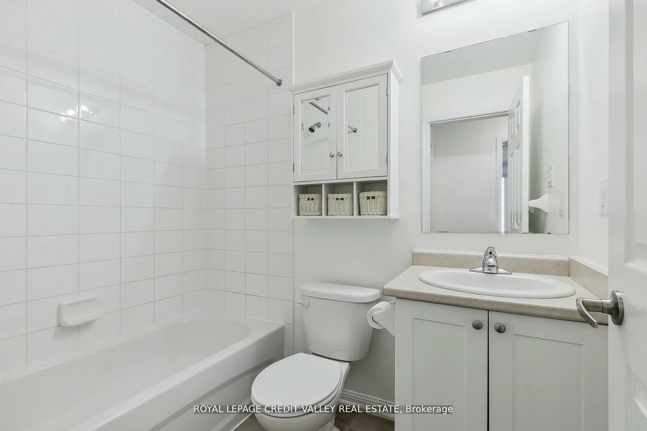 250, Sunny Meadow, Sandringham-Wellington, Brampton