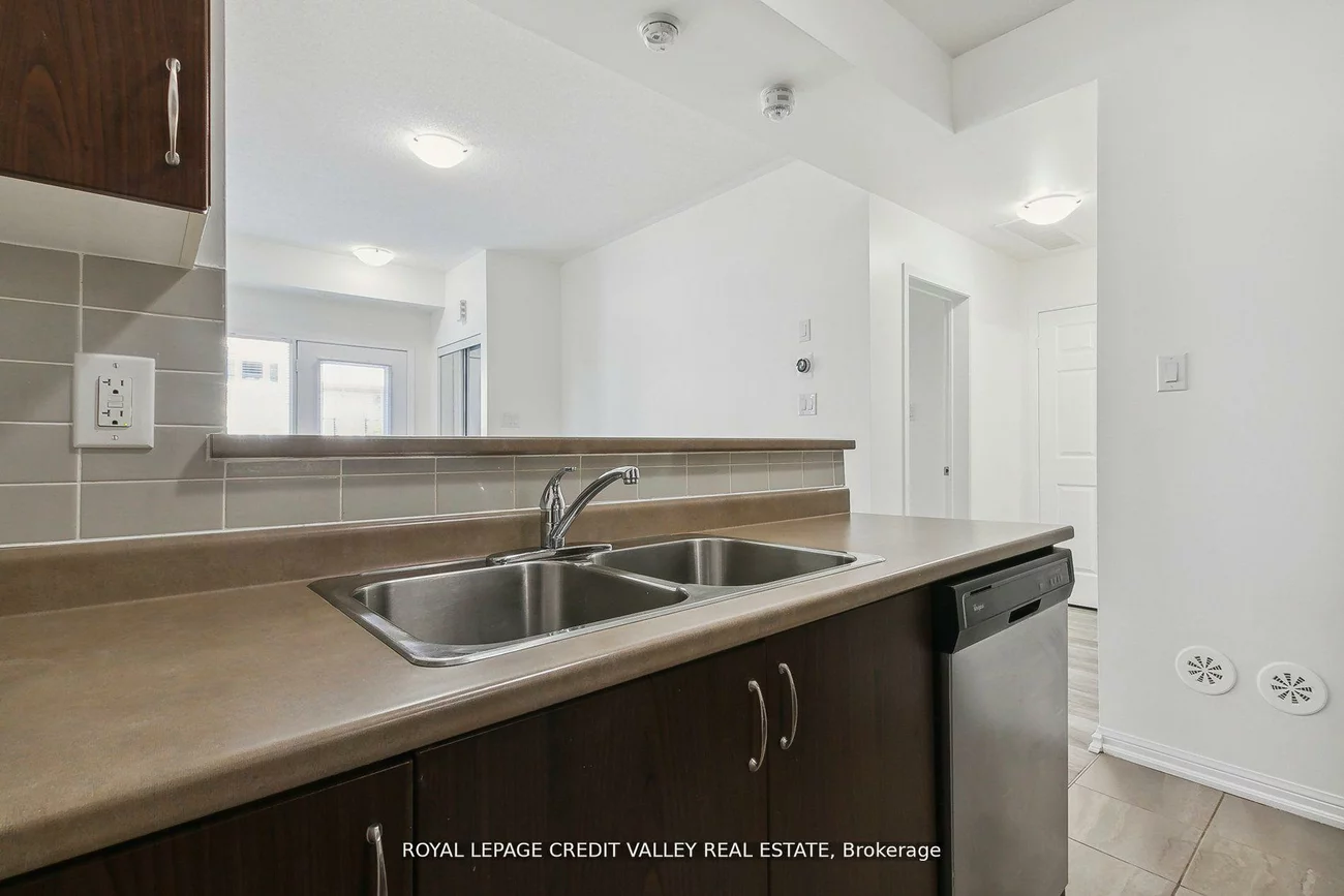 250, Sunny Meadow, Sandringham-Wellington, Brampton