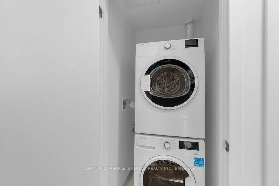 20, Lagerfeld, Northwest Brampton, Brampton