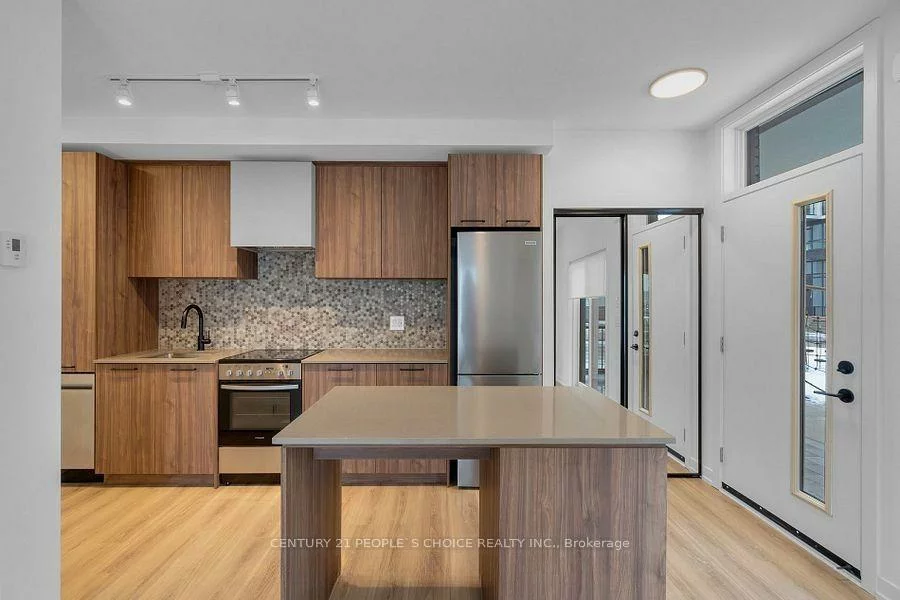 20, Lagerfeld, Northwest Brampton, Brampton