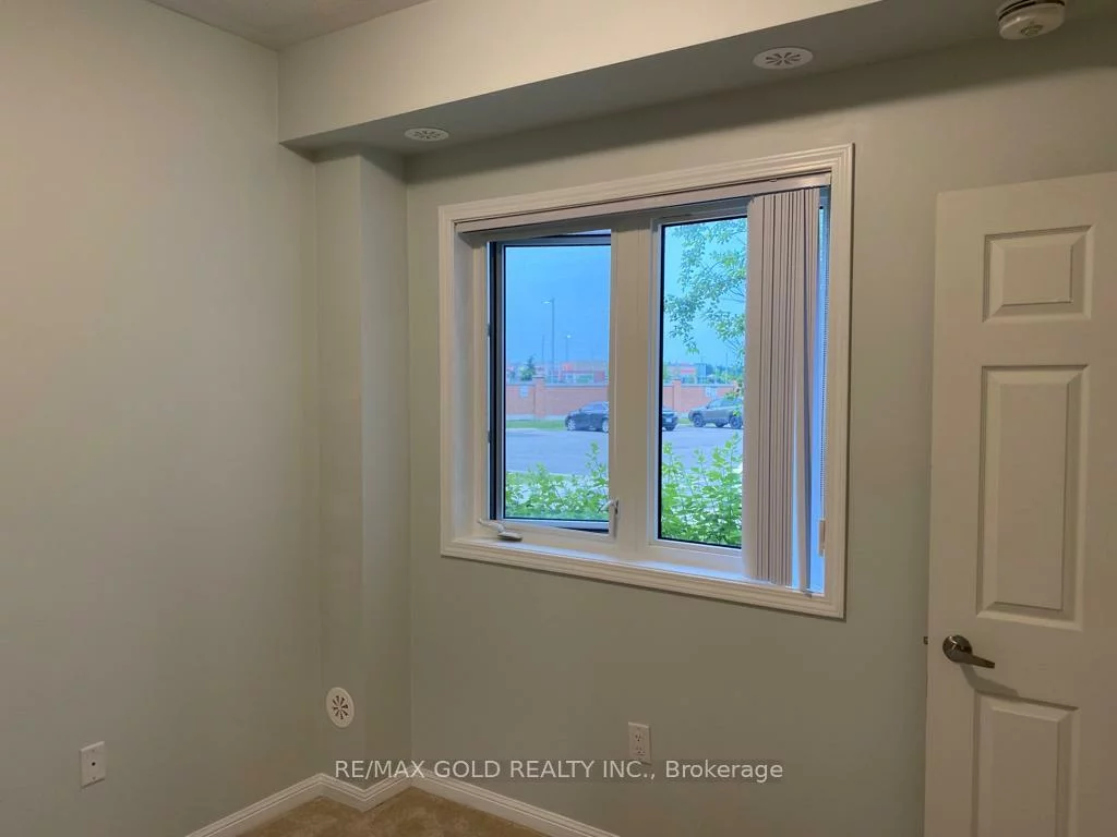 250, Sunny Meadow, Sandringham-Wellington, Brampton