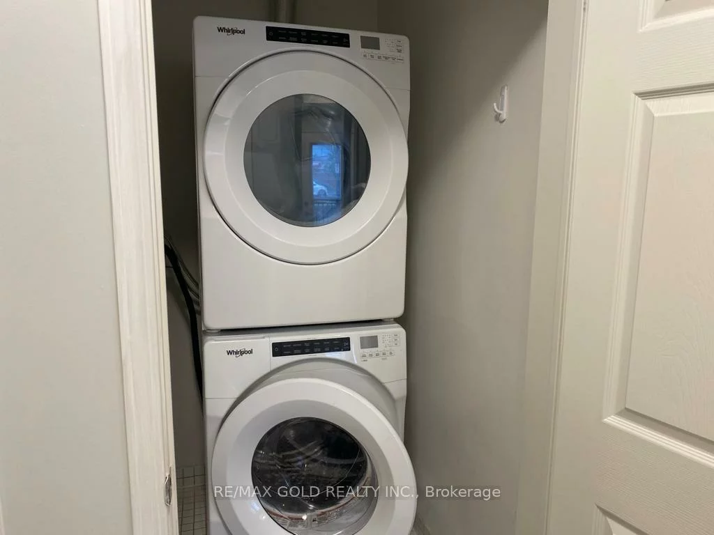 250, Sunny Meadow, Sandringham-Wellington, Brampton