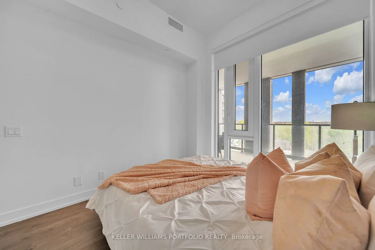 215, Veterans, Brampton West, Brampton