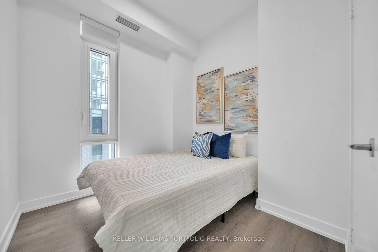 215, Veterans, Brampton West, Brampton