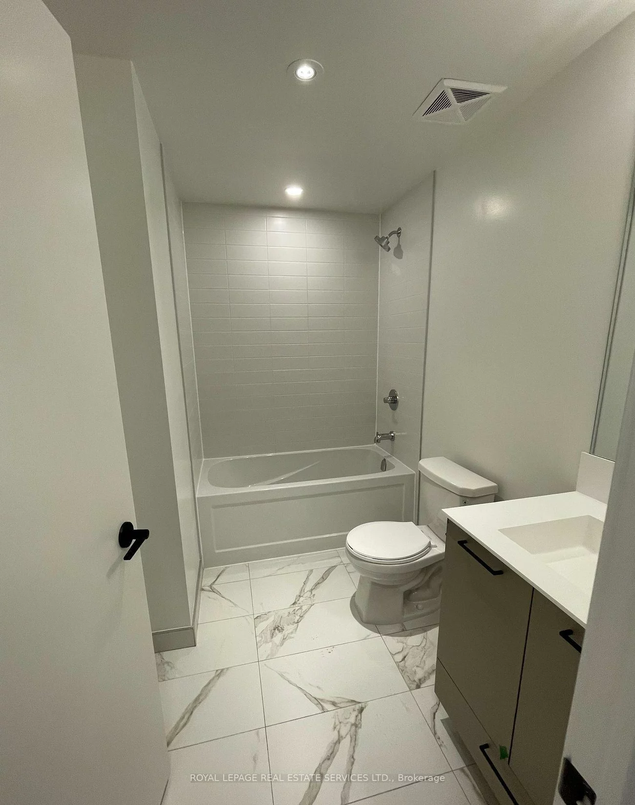 30, Lagerfeld, Northwest Brampton, Brampton