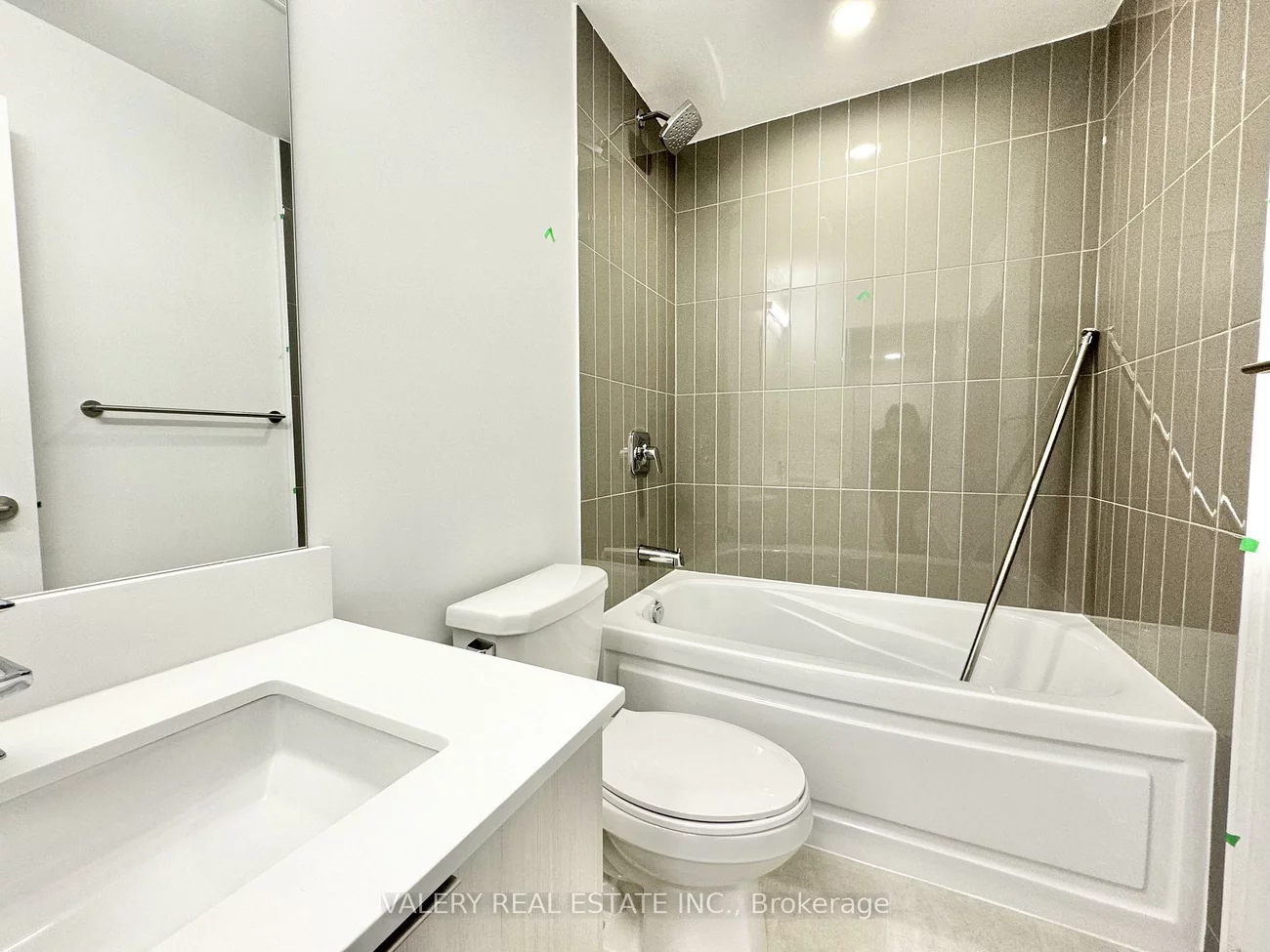 225, Malta Avenua, Fletcher's Creek South, Brampton