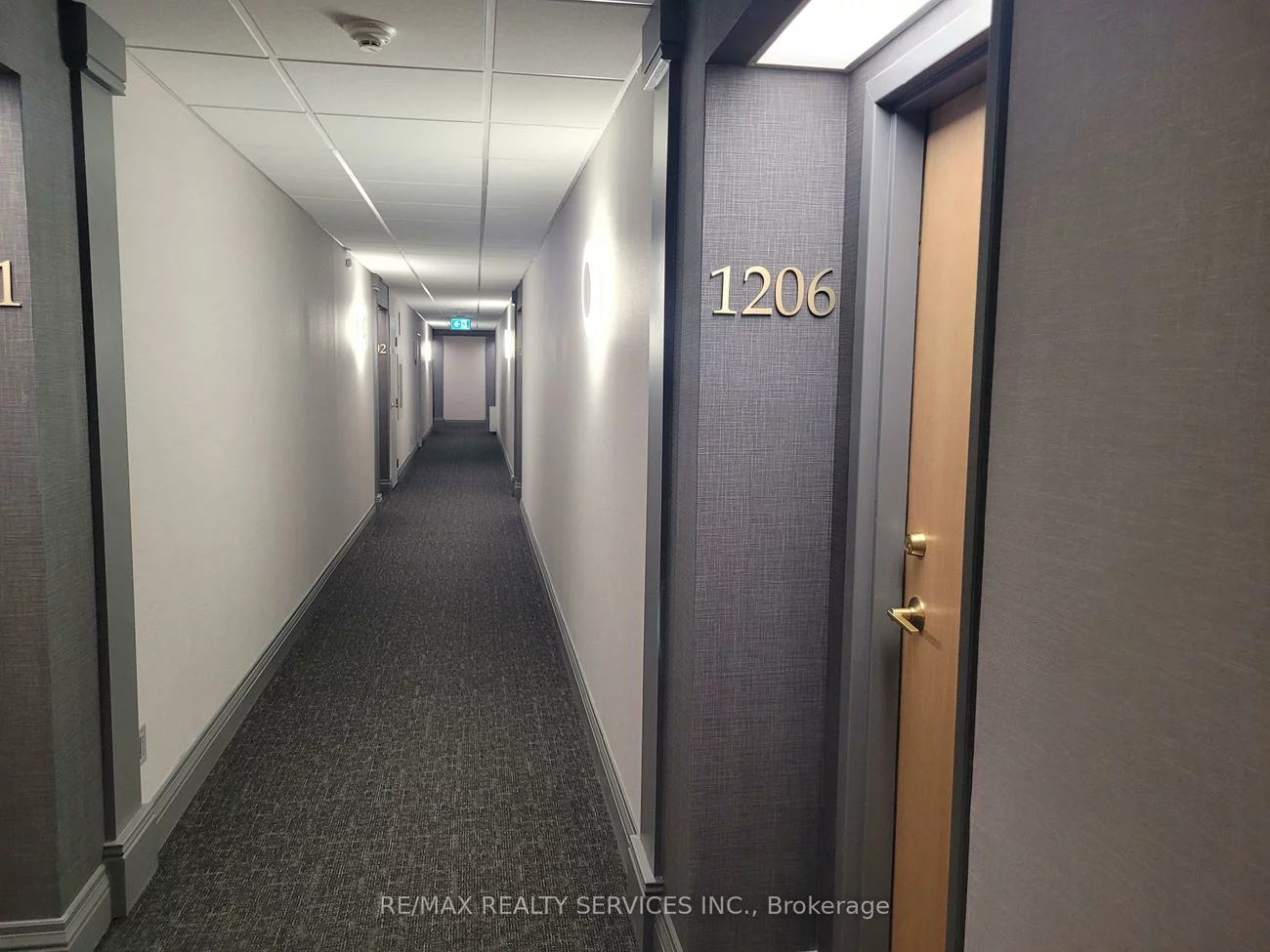 330, Mill, Brampton South, Brampton