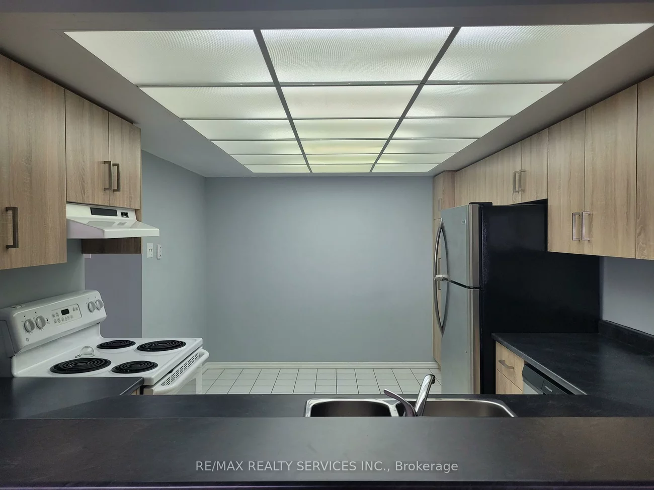 330, Mill, Brampton South, Brampton