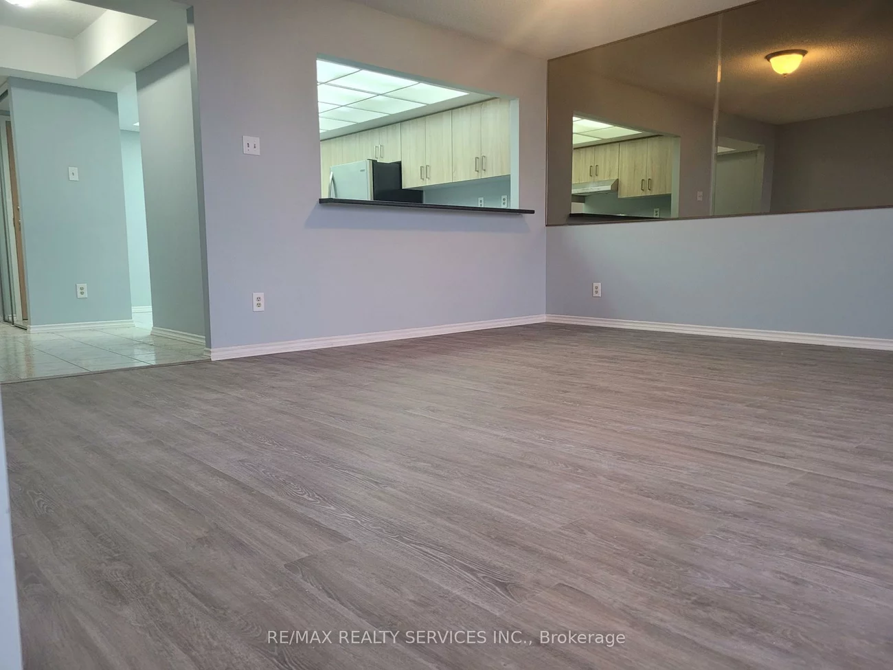 330, Mill, Brampton South, Brampton