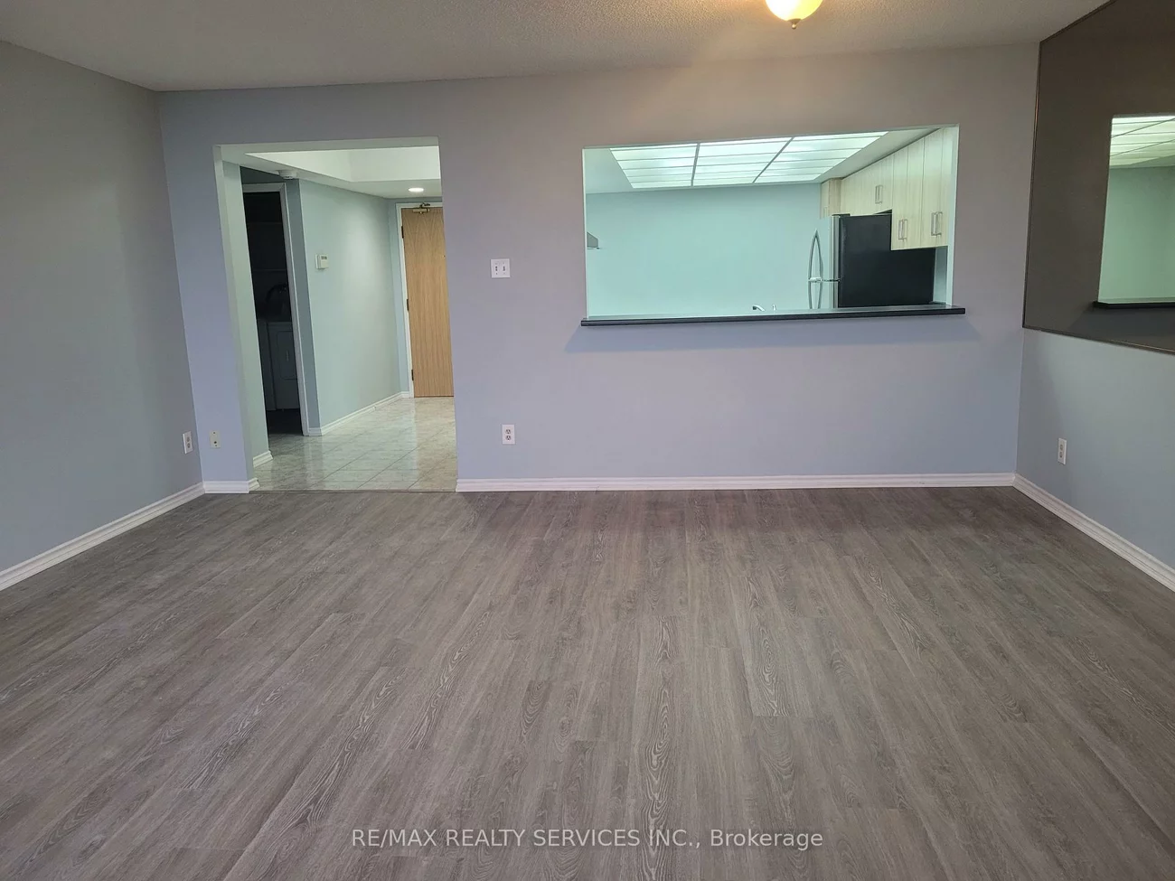 330, Mill, Brampton South, Brampton