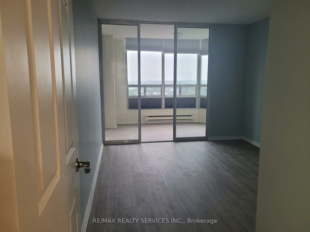 330, Mill, Brampton South, Brampton