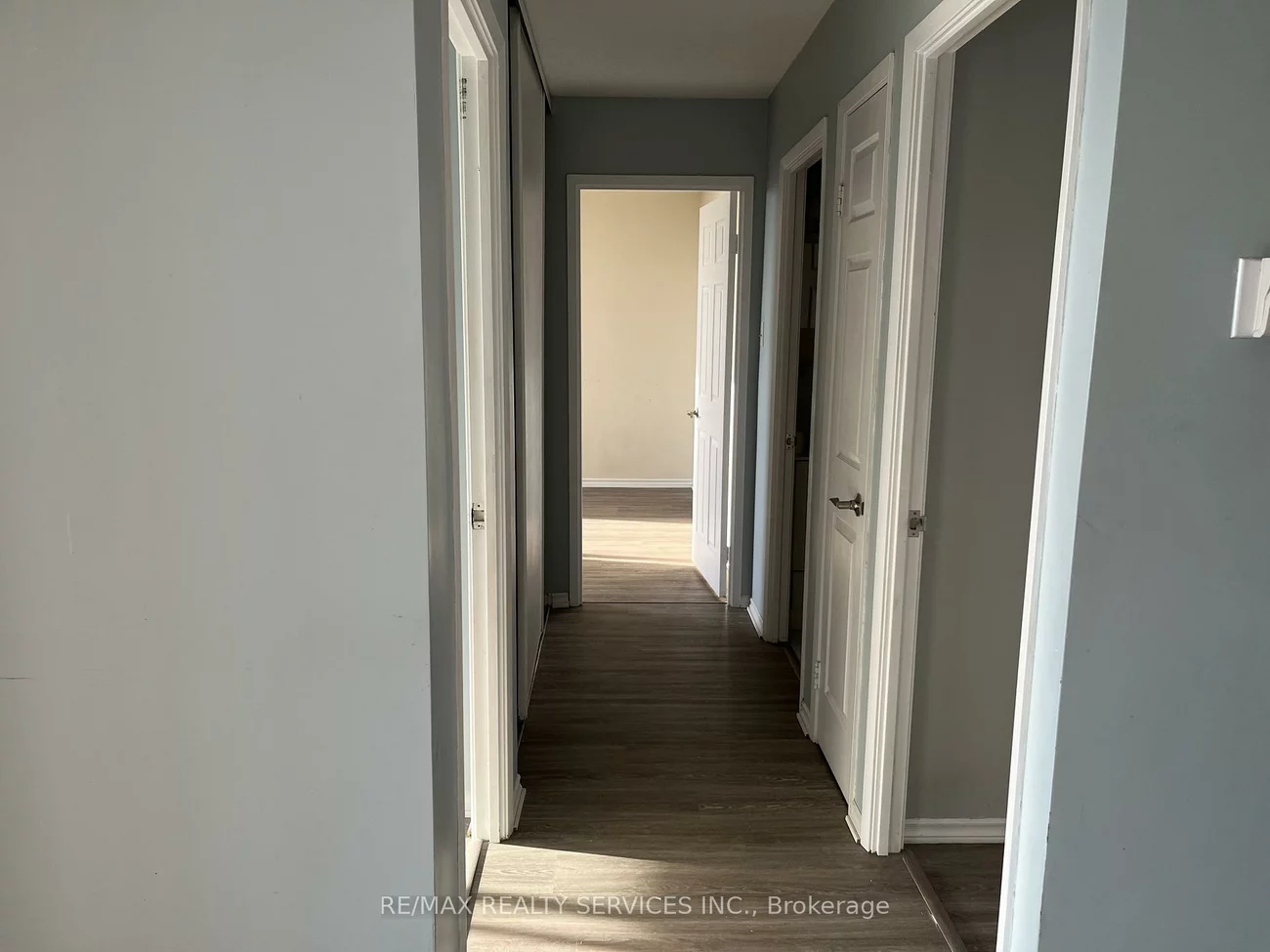 330, Mill, Brampton South, Brampton