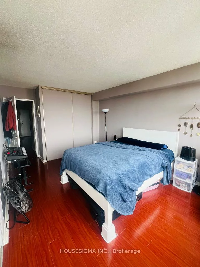 26, Hanover, Queen Street Corridor, Brampton