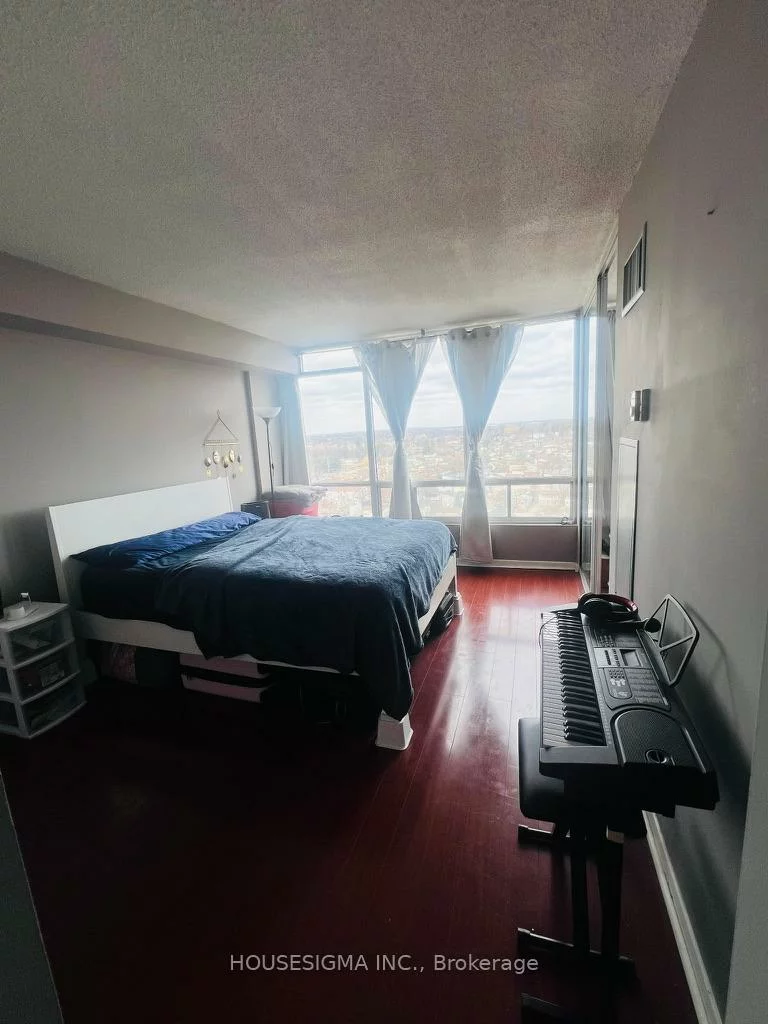 26, Hanover, Queen Street Corridor, Brampton