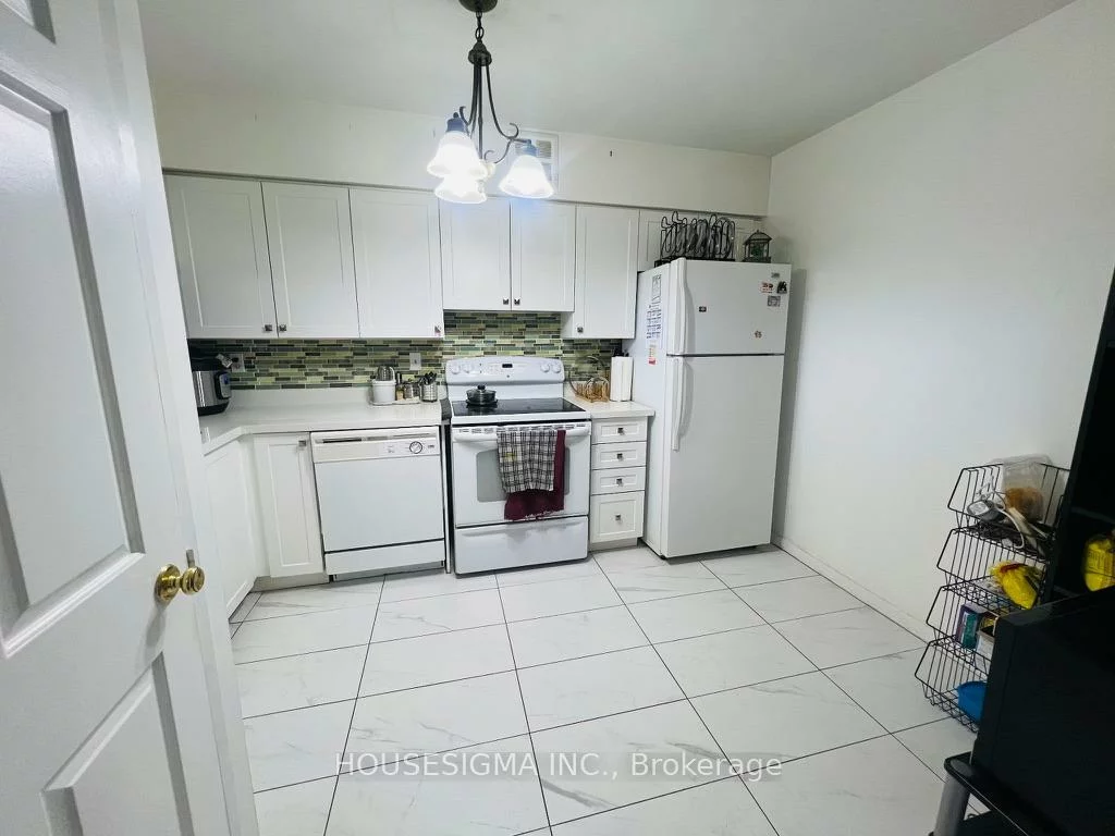 26, Hanover, Queen Street Corridor, Brampton