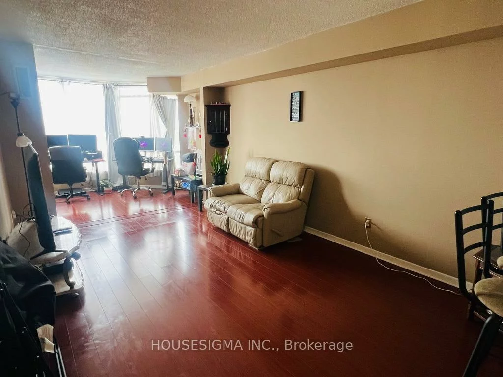 26, Hanover, Queen Street Corridor, Brampton