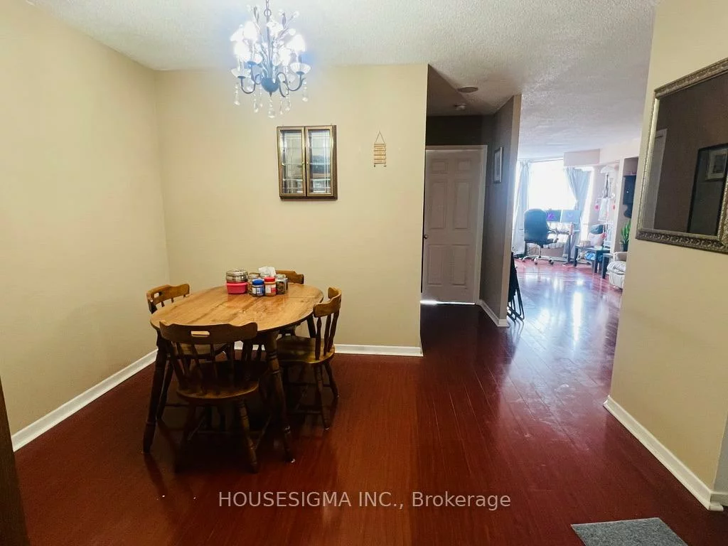 26, Hanover, Queen Street Corridor, Brampton