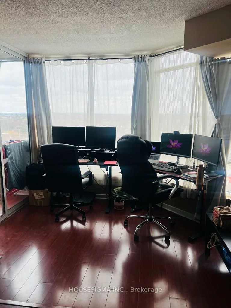 26, Hanover, Queen Street Corridor, Brampton