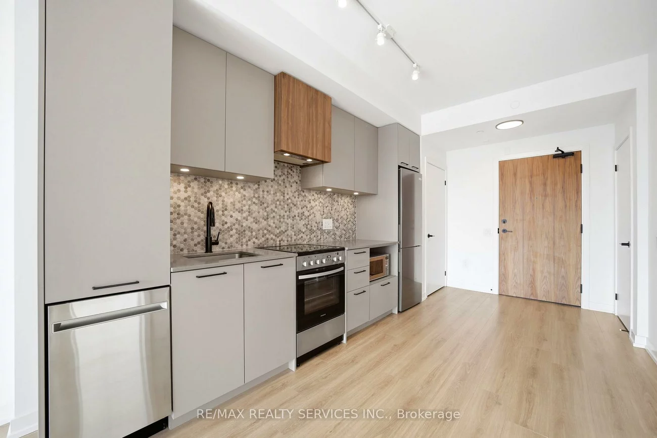 10, Lagerfeld, Northwest Brampton, Brampton