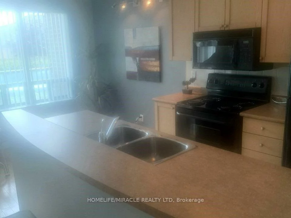 25, Via Rosedale, Sandringham-Wellington, Brampton