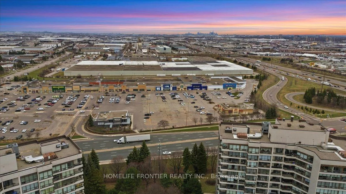 12, Laurelcrest, Queen Street Corridor, Brampton