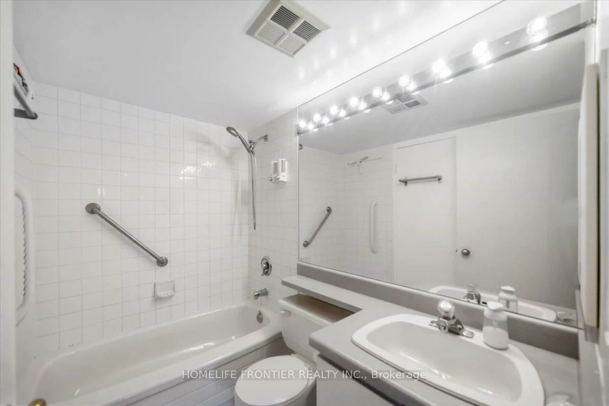 12, Laurelcrest, Queen Street Corridor, Brampton