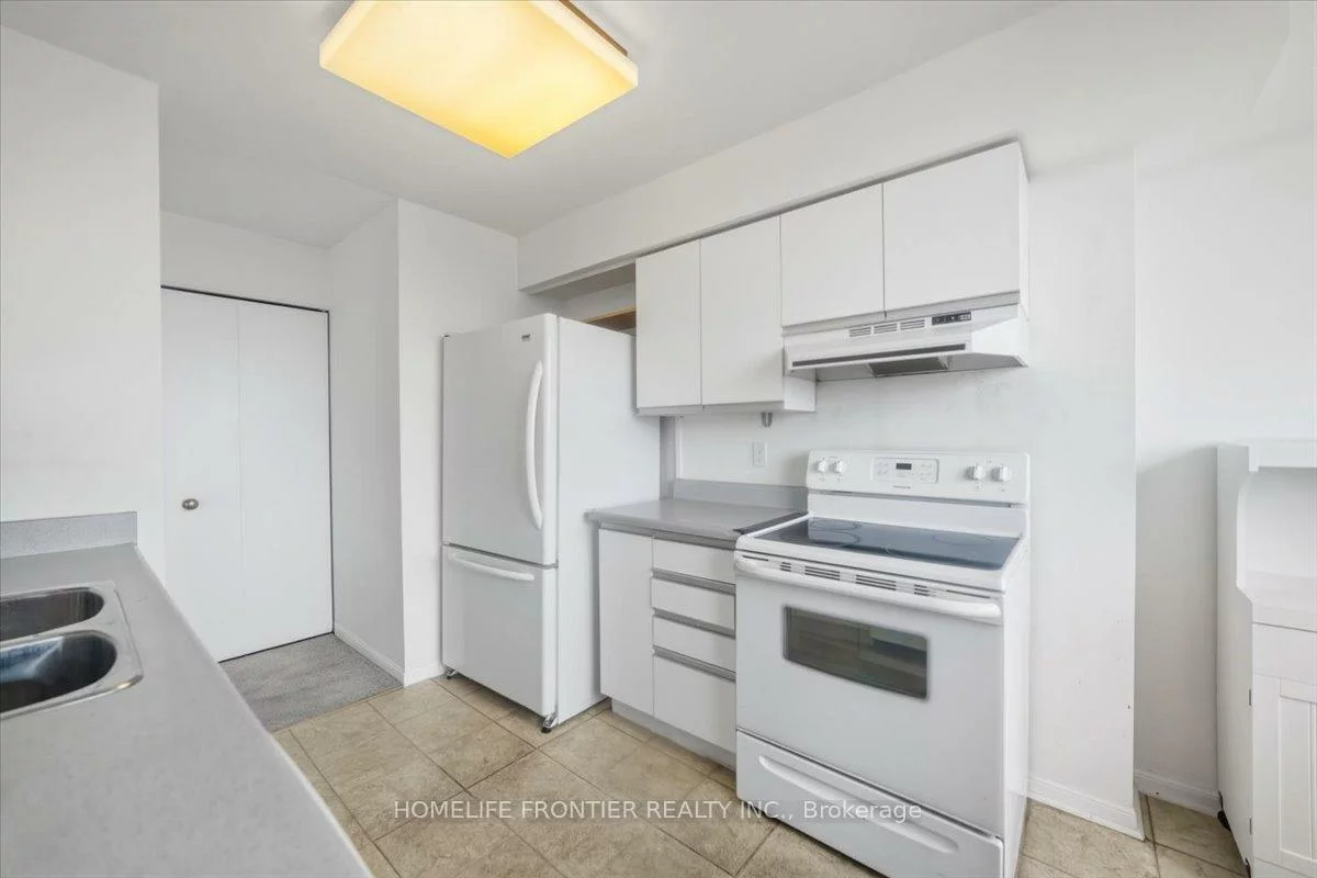 12, Laurelcrest, Queen Street Corridor, Brampton