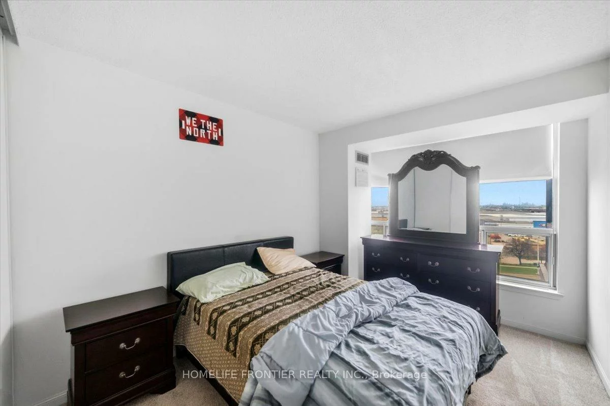 12, Laurelcrest, Queen Street Corridor, Brampton