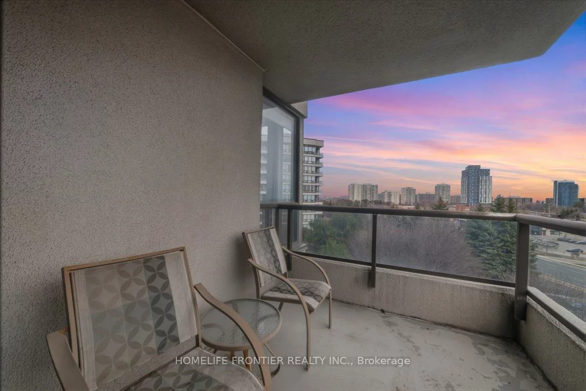 12, Laurelcrest, Queen Street Corridor, Brampton