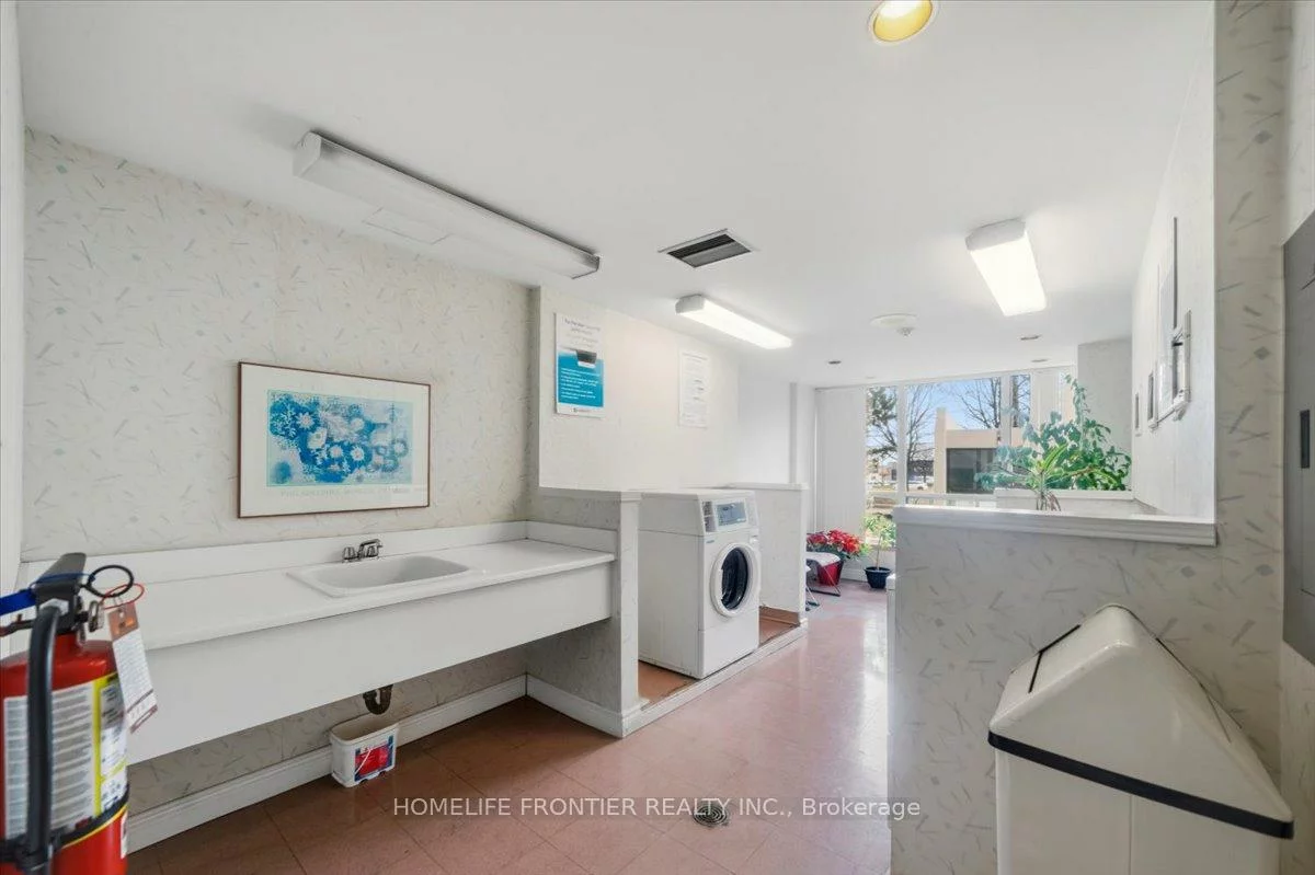 12, Laurelcrest, Queen Street Corridor, Brampton