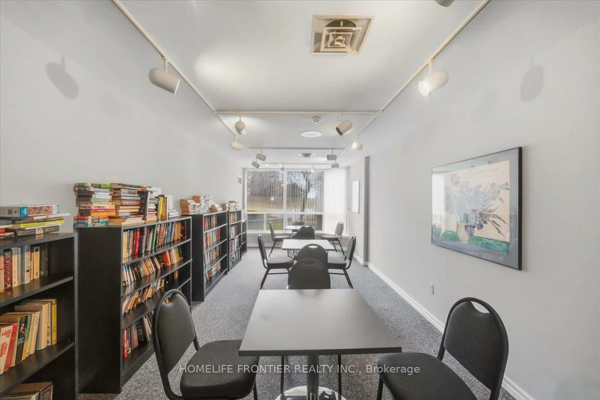 12, Laurelcrest, Queen Street Corridor, Brampton