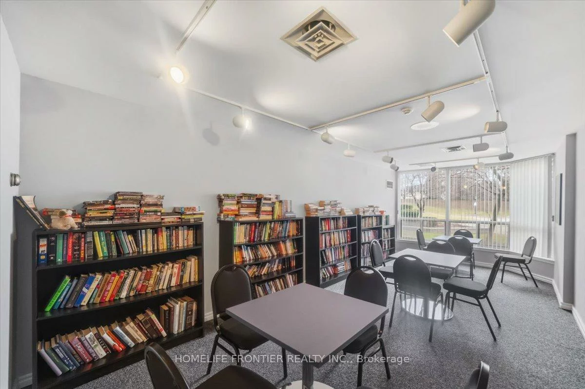 12, Laurelcrest, Queen Street Corridor, Brampton