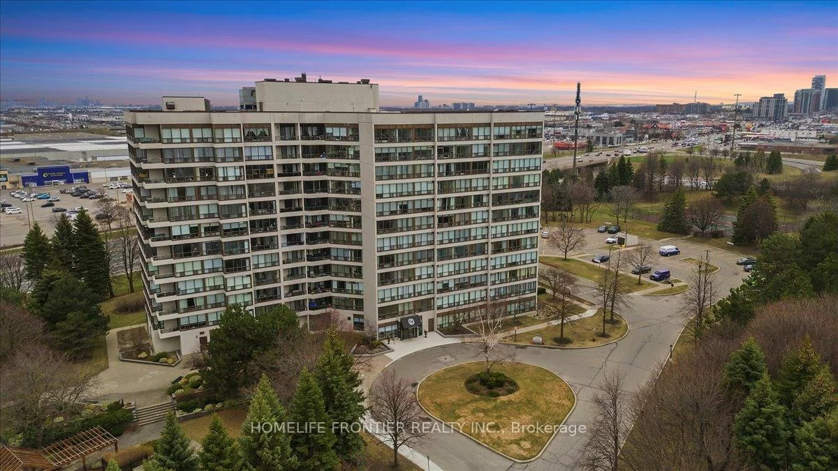 12, Laurelcrest, Queen Street Corridor, Brampton