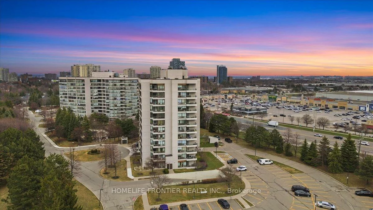 12, Laurelcrest, Queen Street Corridor, Brampton