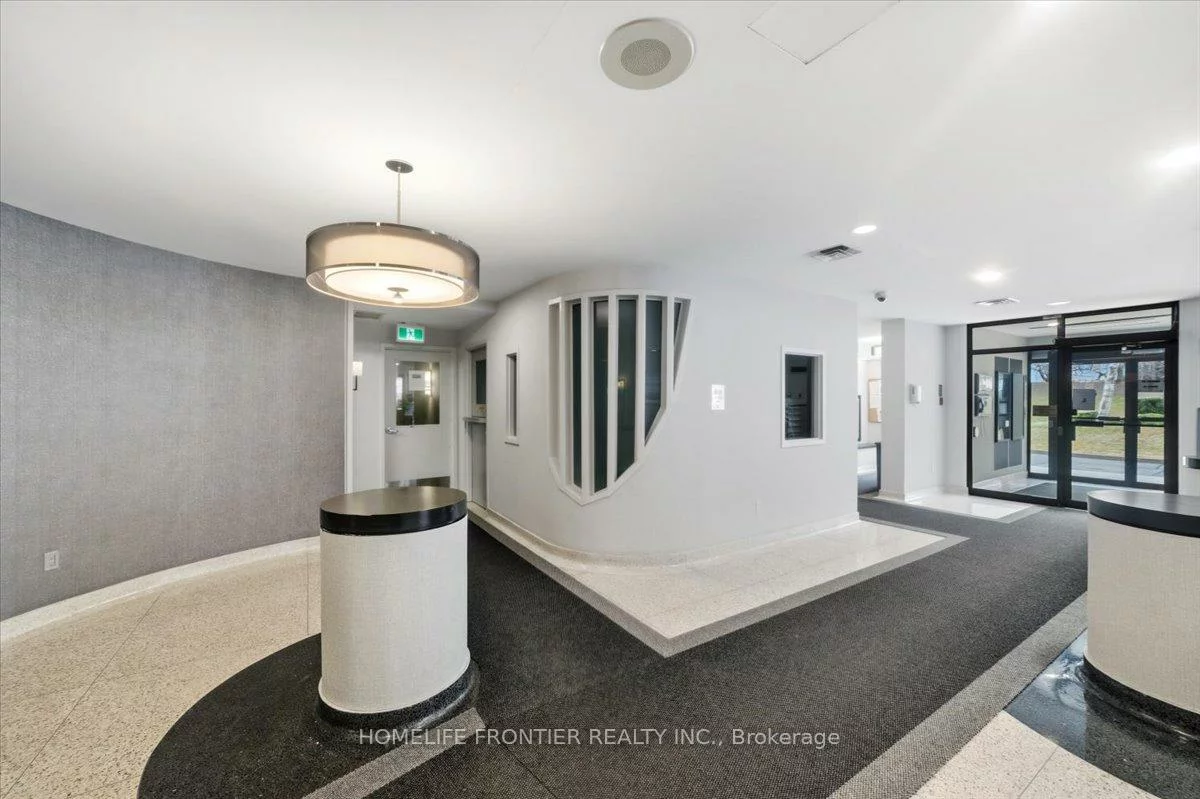 12, Laurelcrest, Queen Street Corridor, Brampton