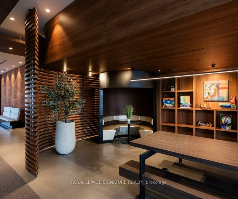 40, Lagerfeld, Northwest Brampton, Brampton