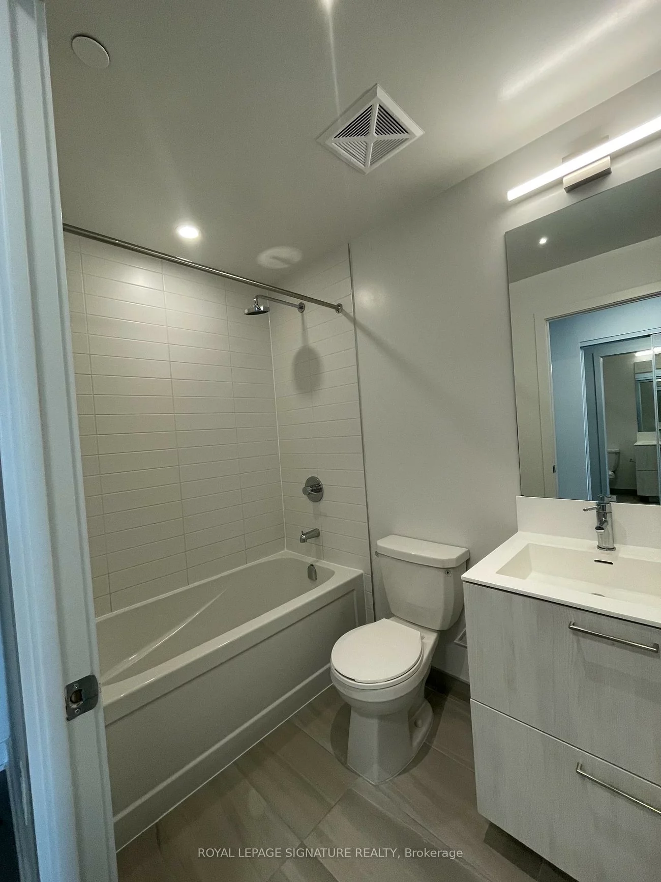 40, Lagerfeld, Northwest Brampton, Brampton