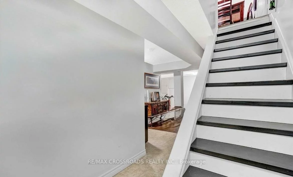 90, Foster, Brampton North, Brampton