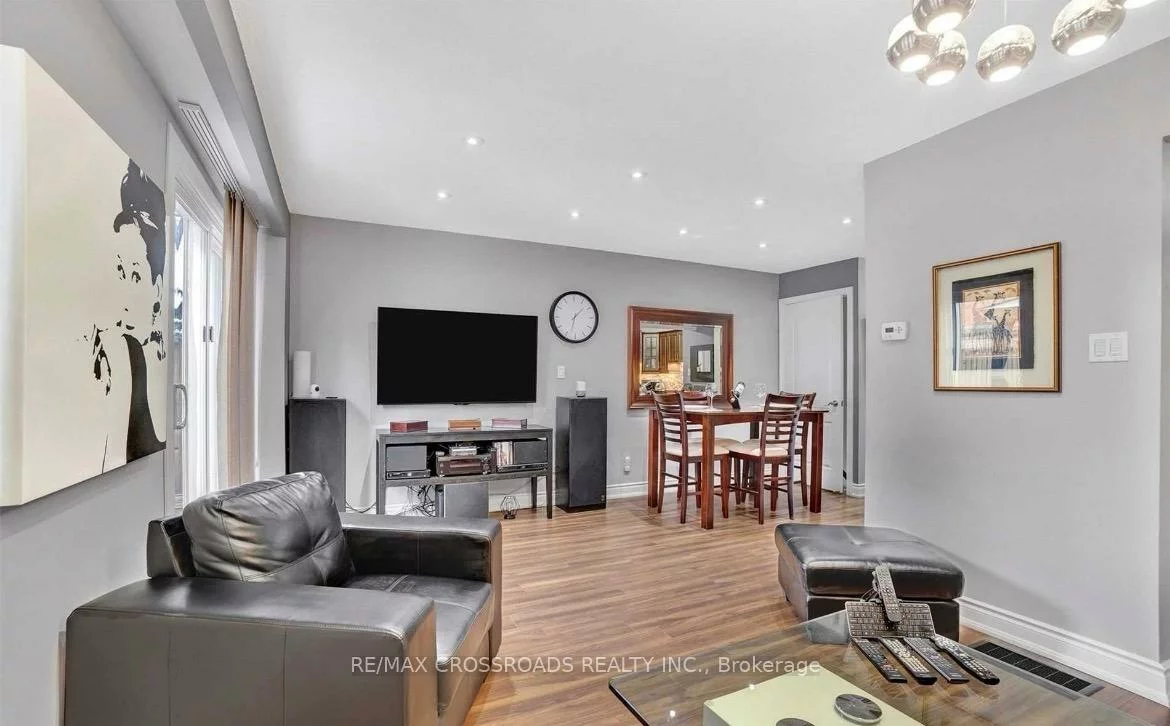 90, Foster, Brampton North, Brampton