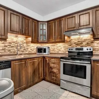 90, Foster, Brampton North, Brampton