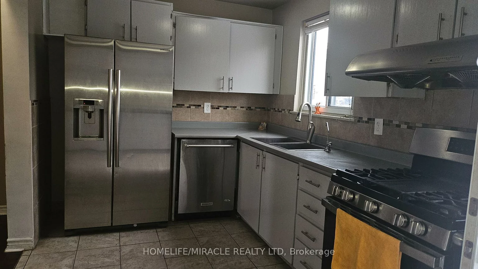 24-24, Guildford, Central Park, Brampton