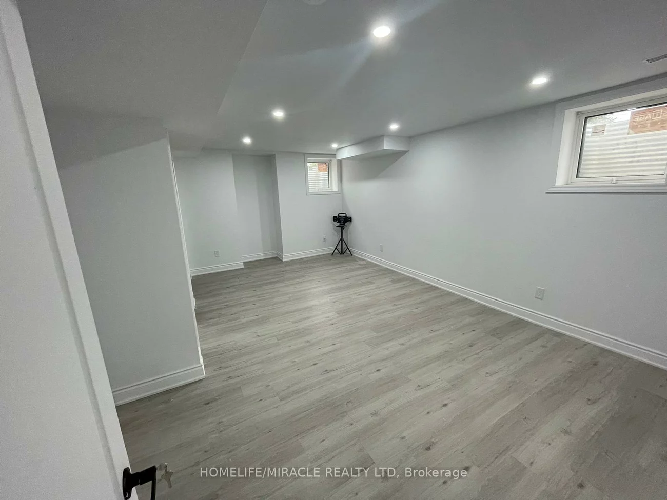 24-24, Guildford, Central Park, Brampton