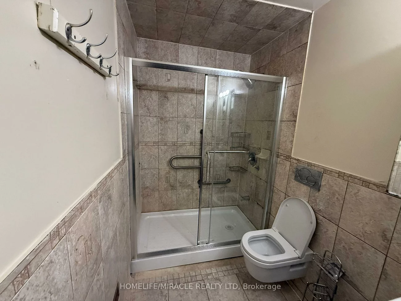 24-24, Guildford, Central Park, Brampton