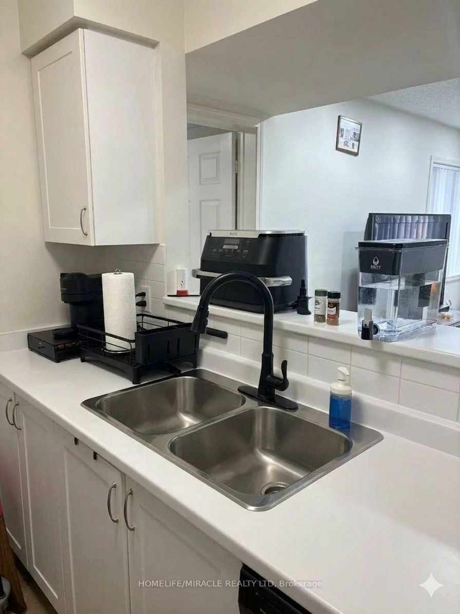 250, Sunny Meadow, Sandringham-Wellington, Brampton