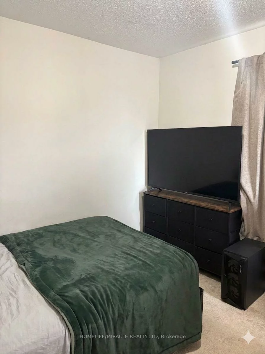 250, Sunny Meadow, Sandringham-Wellington, Brampton